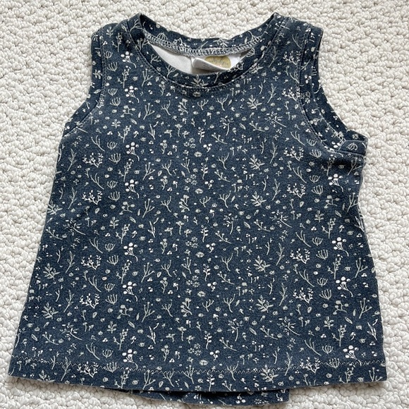 Adorable top bundle - Picture 3 of 4